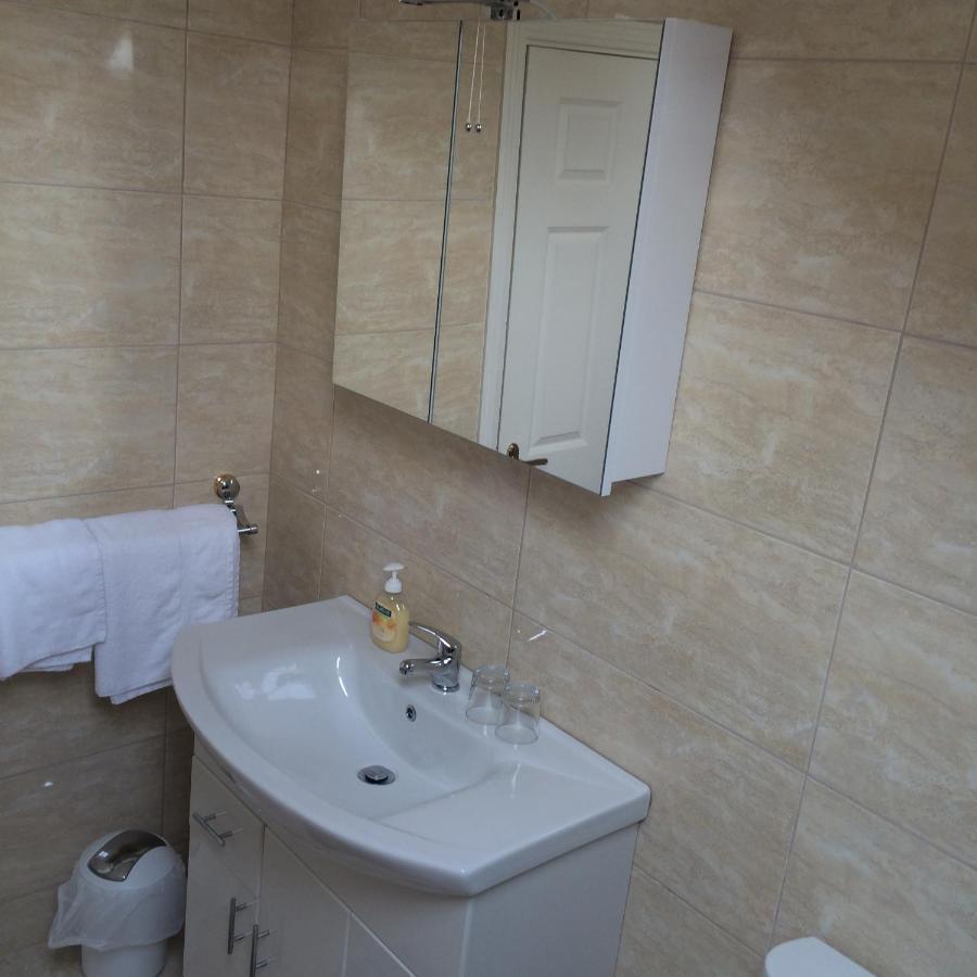Greenway View B&B นิวพอร์ต ภายนอก รูปภาพ